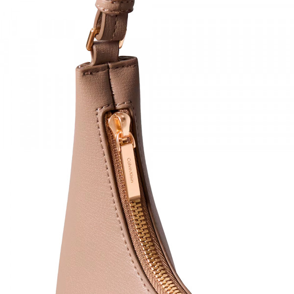 sac-bandouliere-avec-logo-en-relief