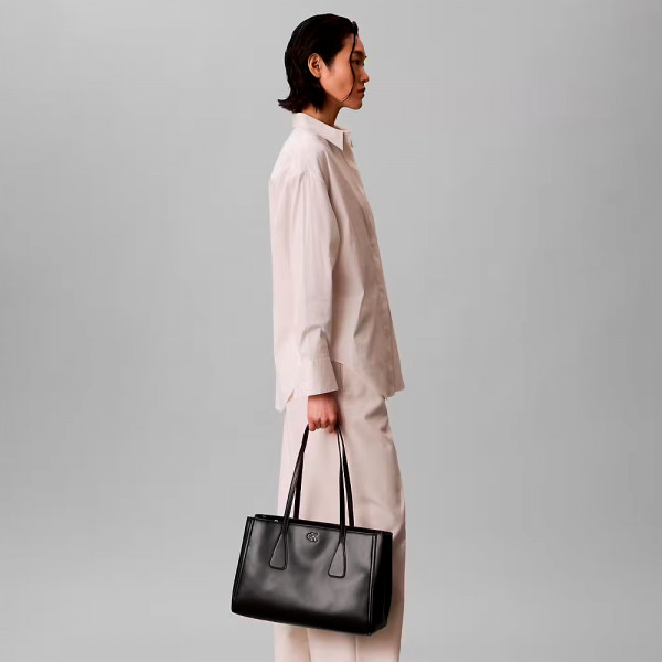 bolso-tote-de-negocio-con-logo-monograma