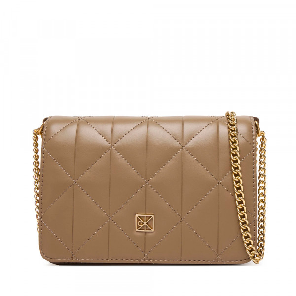 mini-sac-matelasse-avec-logo-embleme