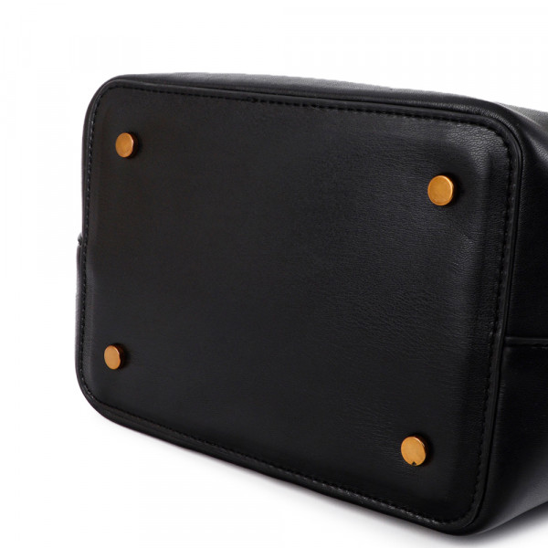 einkaufstasche-mit-geknoteten-henkeln