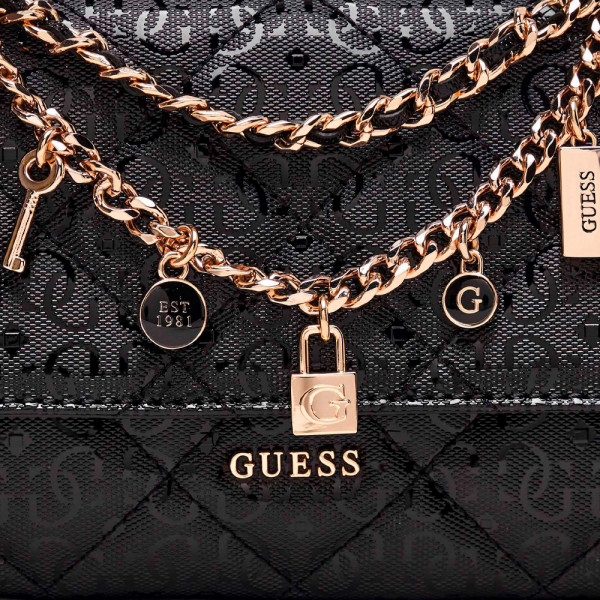 libby-shoulder-bag-with-chain