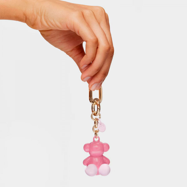 schlusselanhanger-aus-rosa-metall-mit-barenmotiv