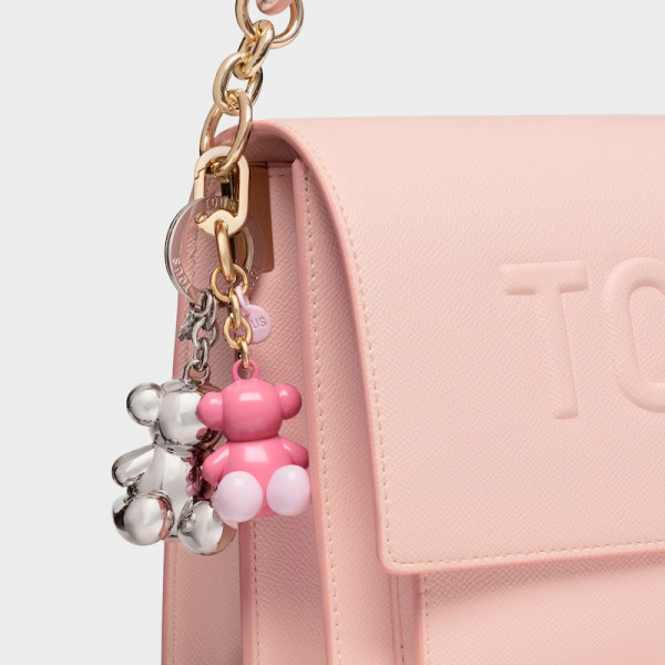 porte-cles-en-metal-rose-motif-ours-audacieux