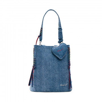 kleiner-jeansrucksack-mit-herzmotiv
