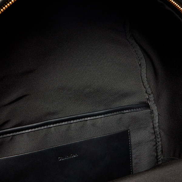 sandi-slim-40-backpack