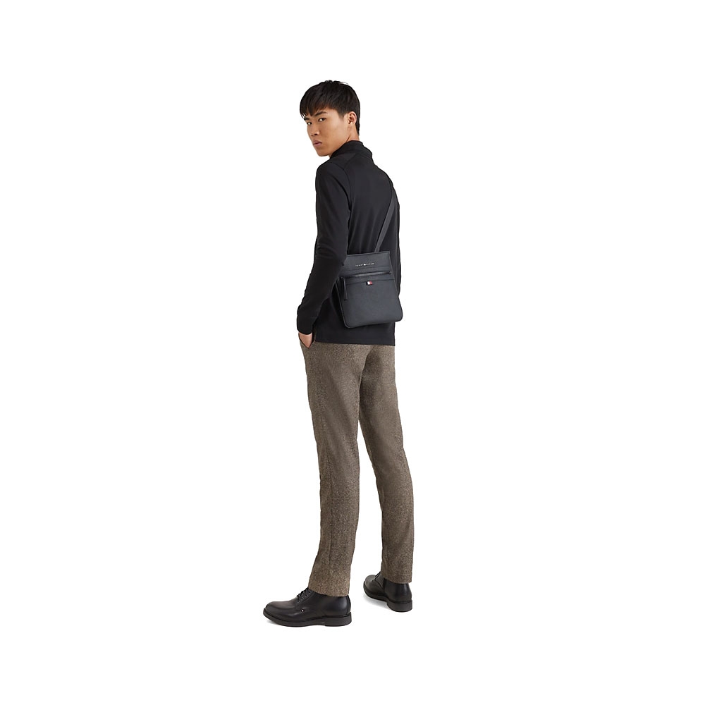 TOMMY HILFIGER Bolso de hombro 'Essential'  negro – imagen 5