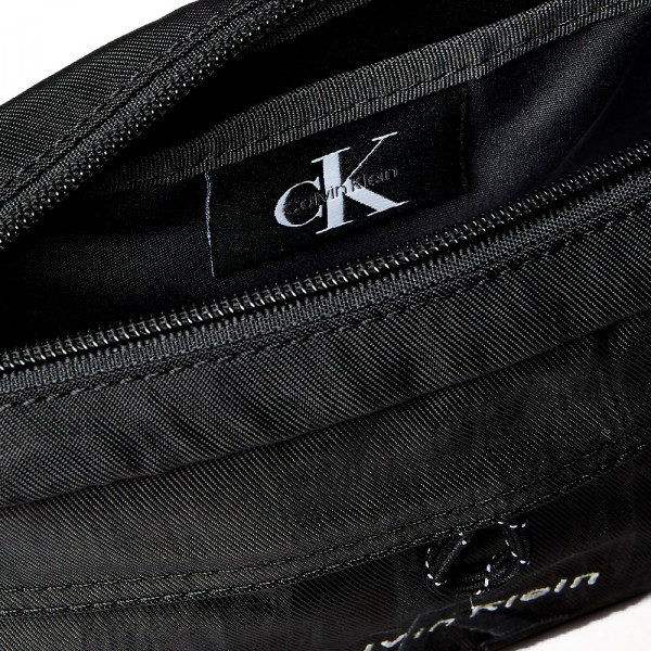 bolsa-tiracolar-de-sarja-repelente-a-agua