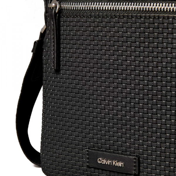 embossed-woven-reporter-s-bag