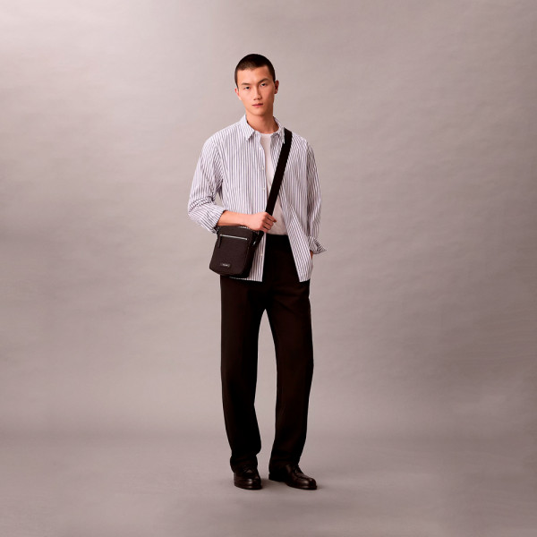 bolsa-de-reporter-em-tecido-com-relevo