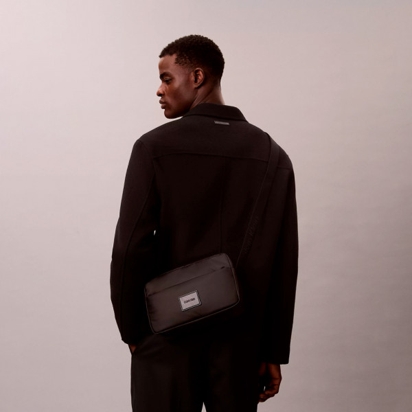 utility-camera-puffer-bag