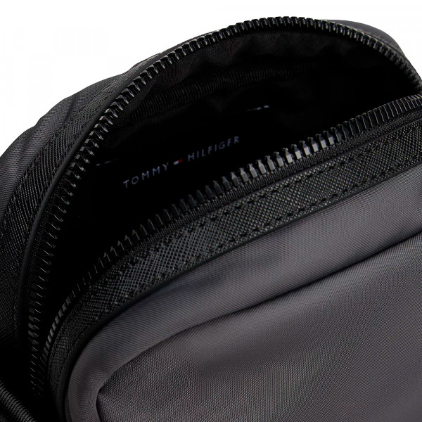 reporter-schultertasche-mit-aufnaher