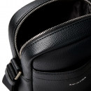 borsa-reporter-sottile-con-placca-con-logo-in-rilievo