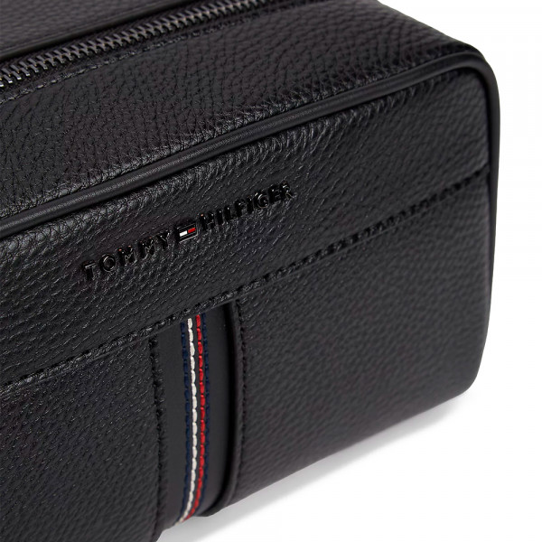 granulated-toiletry-bag-with-metallic-logo