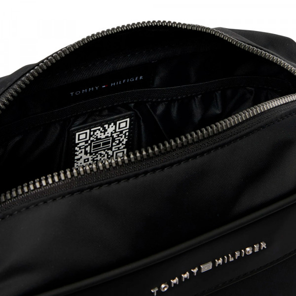 repreve-washbag-toiletry-bag