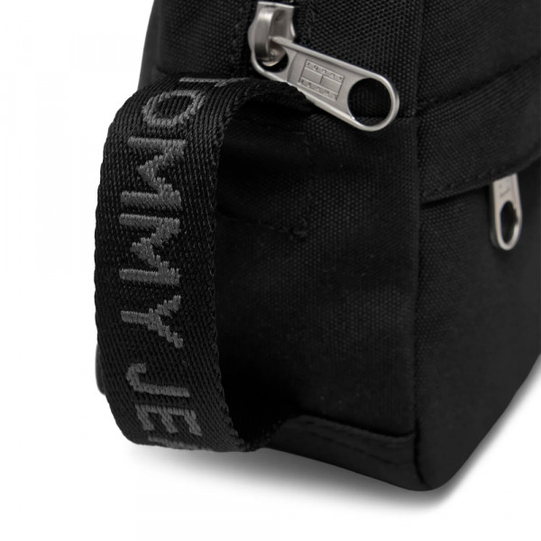 essential-daily-washbag