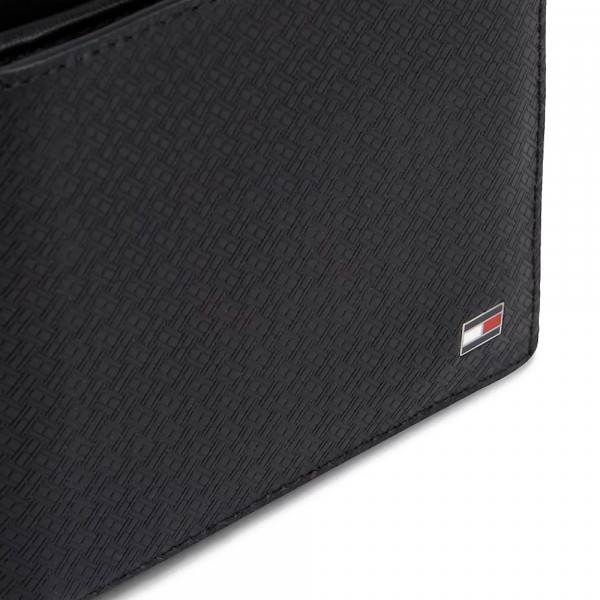 leather-wallet-with-embossed-logo