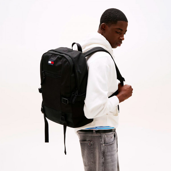 backpack-with-ribbon-straps