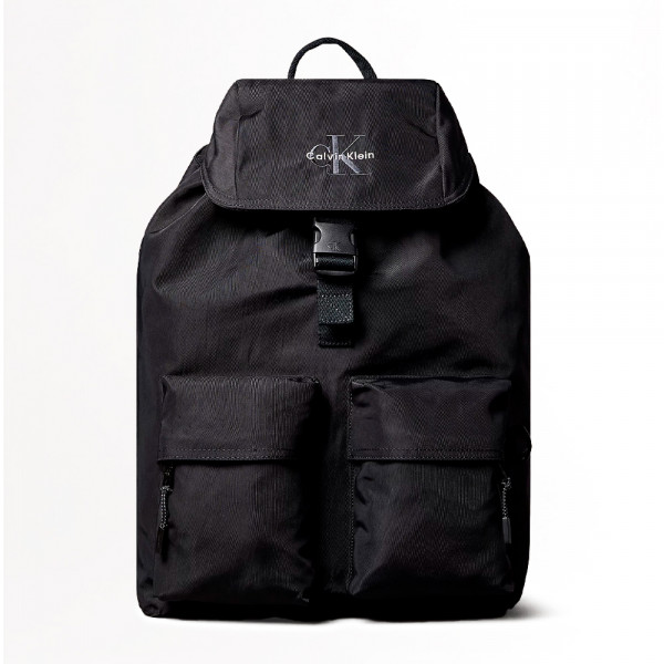 nylon-rucksack-mit-klappe-und-monogramm-logo