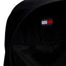 mochila-essential-logo