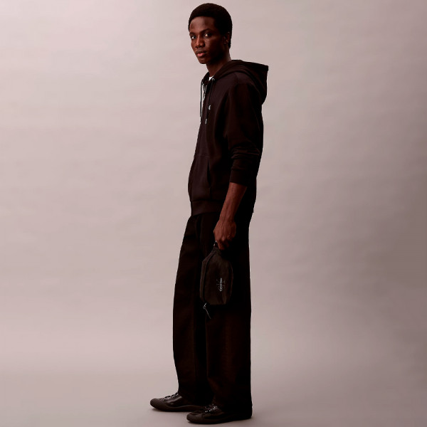 rinonera-de-nailon-con-logo-monograma