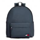 mochila-essential-con-logo