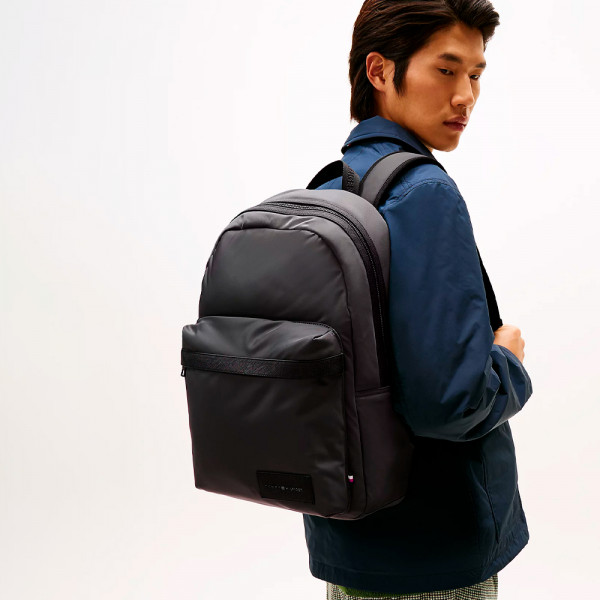 canvas-backpack-with-logo-patch