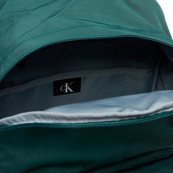 mochila-de-nailon-con-logo-monograma