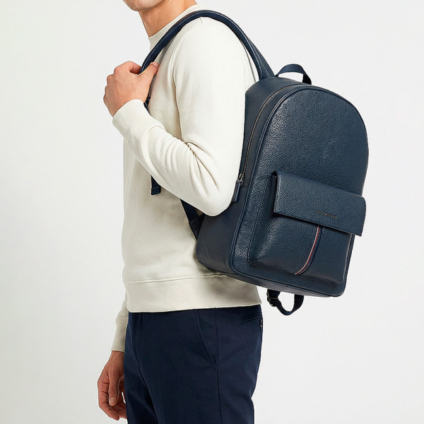 sac-a-dos-texture-avec-poche-a-rabat