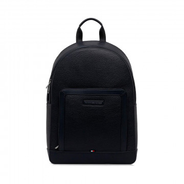 rucksack-mit-modernem-zentraldesign