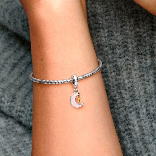 ciondolo-con-luna-e-chiave-in-due-toni-762985c01