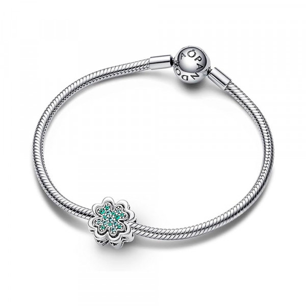 teilbarer-anhanger-vierblattriges-kleeblatt-792752c01