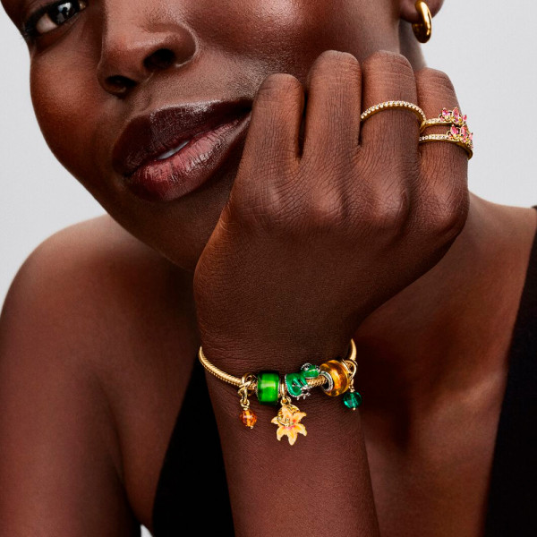 disney-s-tangled-pascal-color-changing-charm-793983c01