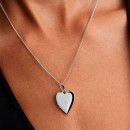 etiquette-pendentif-en-forme-de-coeur-qui-s-ouvre-394013c01