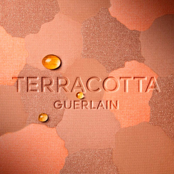 terracotta-light-illuminating-powder-for-a-naturally-healthy-complexion-effect-96-naturally-derived-ingredients