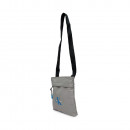 bolsa-de-ombro-plana-em-nylon-com-logotipo-monogramado