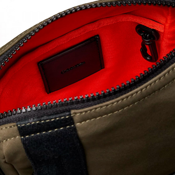 borsa-da-reporter-in-tela