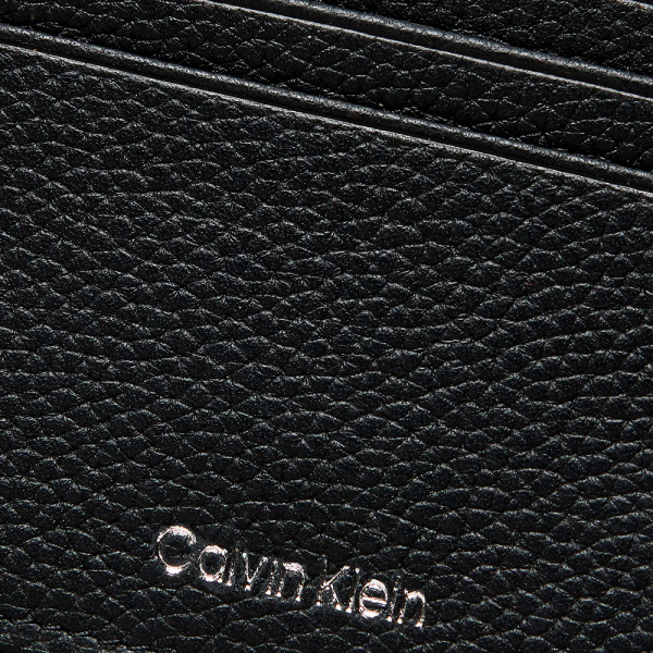 porte-cartes-avec-logo-grave