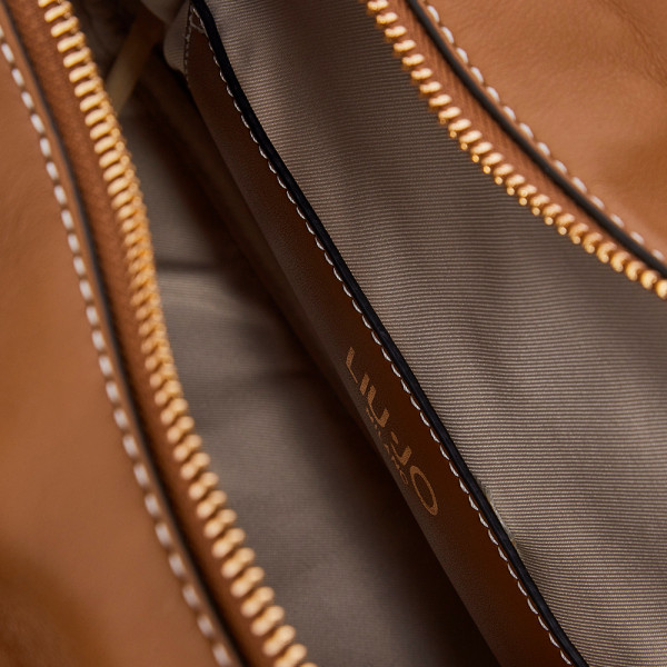 bolso-pequeno-con-hebilla