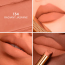 guerlain-kisskiss-bee-glow-matte-el-labial-mate-con-miel-que-desafia-la-transferencia