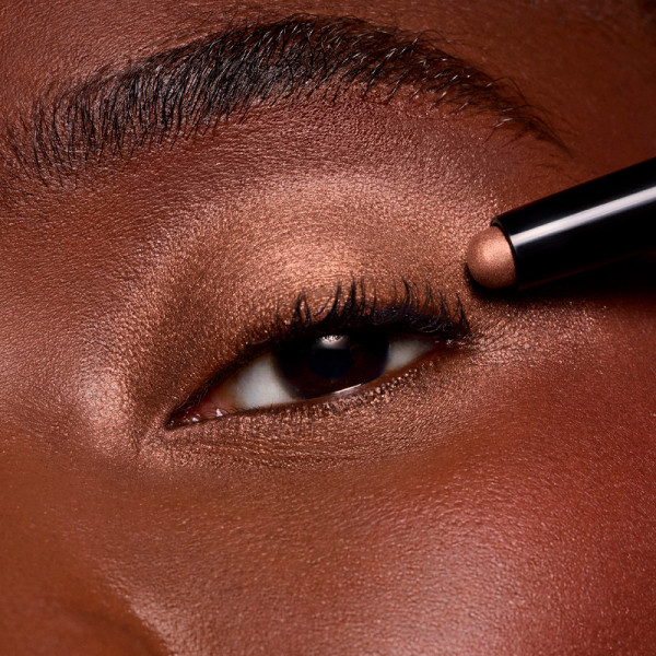 diorshow-flash-stick-ultra-blendable-eyeshadow-stick-wodoodporny