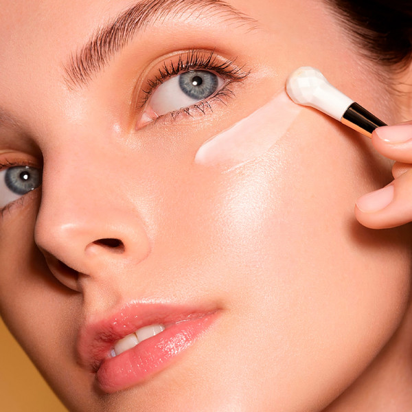 re-nutriv-ultimate-diamond-eye-cream-crema-para-el-contorno-de-los-ojos-rejuvenecedora