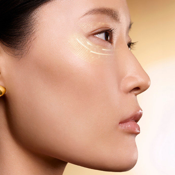 re-nutriv-ultimate-diamond-eye-cream-crema-para-el-contorno-de-los-ojos-rejuvenecedora
