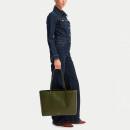 bolso-tote-con-logo-en-lamina-metalica