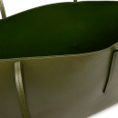 bolso-tote-con-logo-en-lamina-metalica