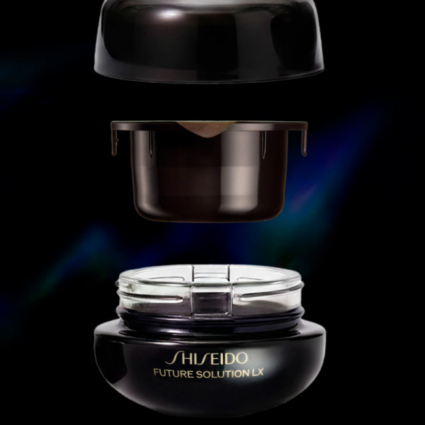 future-solution-lx-eye-and-lip-contour-regenerating-cream-reichhaltige-creme-fur-lippen-und-augenkonturen
