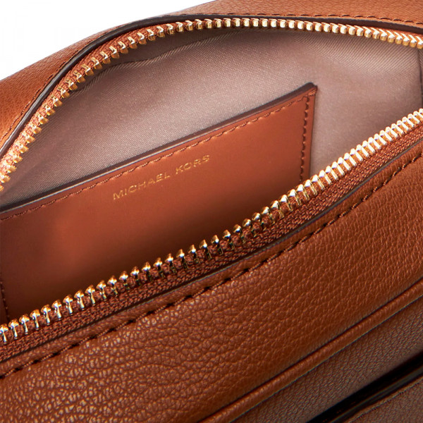 bolsa-de-ombro-pequena-em-couro-para-camera-ideal-para-viagens