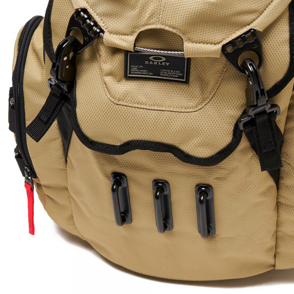 bathroom-sink-backpack