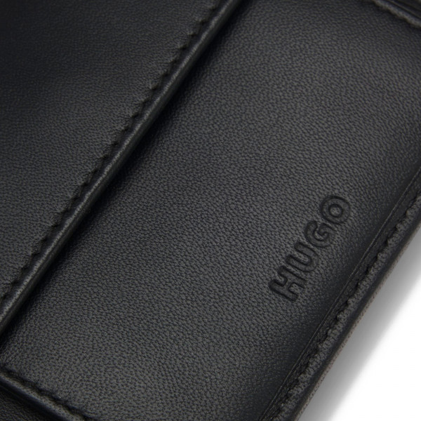 folding-wallet-in-grained-leather-with-embossed-logo