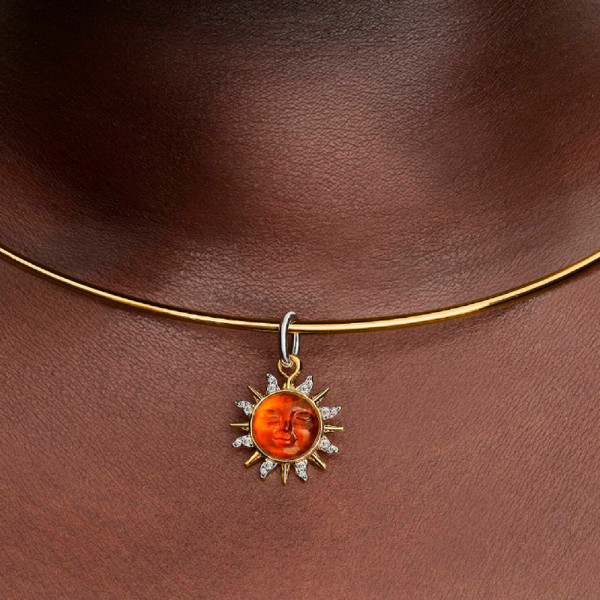 charm-colgante-sol-remolino-en-dos-tonos-764703c01