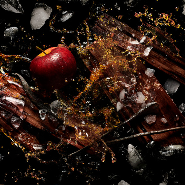 apple-brandy-on-the-rocks
